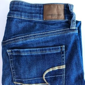 American Eagle ripped jeans size 4 regular.
